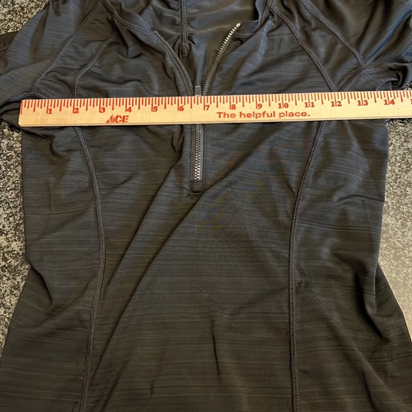ATHLETA Pacifica XS Half Zip short Sleeve Top ZIPPER POUCH - Picture 3 of 8
